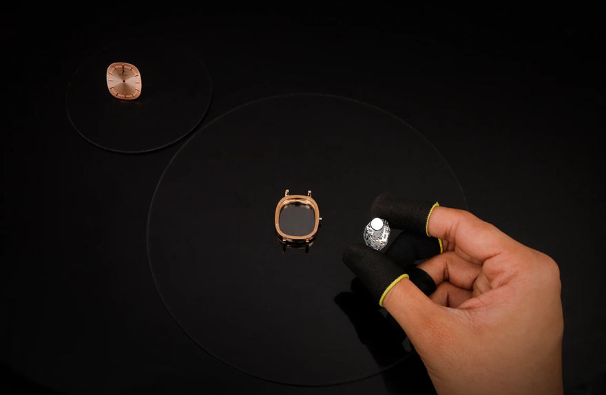 Ellore All-Rosegold Link watch movement, ensuring consistent time accuracy and performance.