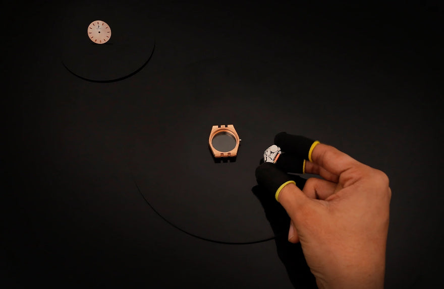 Sylvi Sia all-rose gold steel women's watch – manufacturing movement close-up