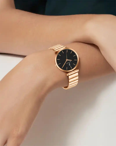 Serene Jet Black Rose Link